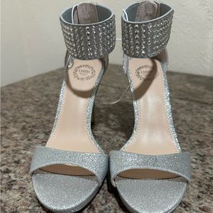 Beautiful silver 6.5 Party Heels